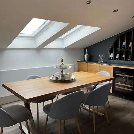 Apartamento Iduna Mit Modern Desingten