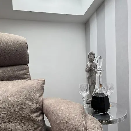 Iduna Mit Modern Desingten Apartmán