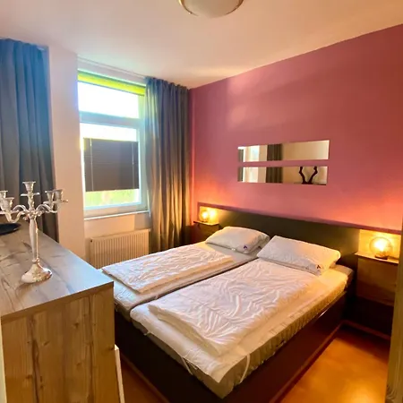 Iduna Mit 4 Deluxe דירה