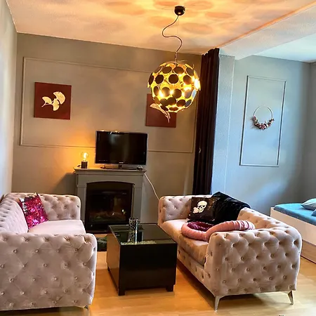 Iduna Mit Modern Desingten Apartmán *