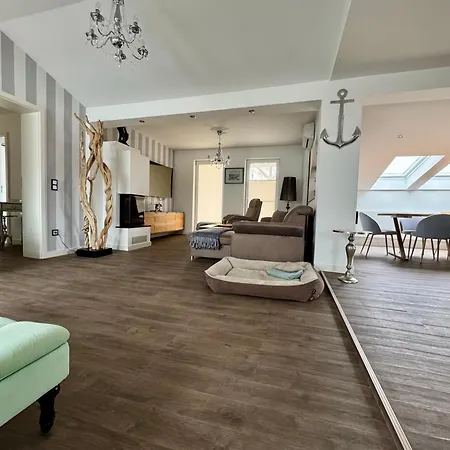 Apartamento Iduna Mit Modern Desingten